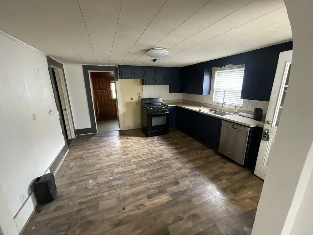 Kitchen before renovation