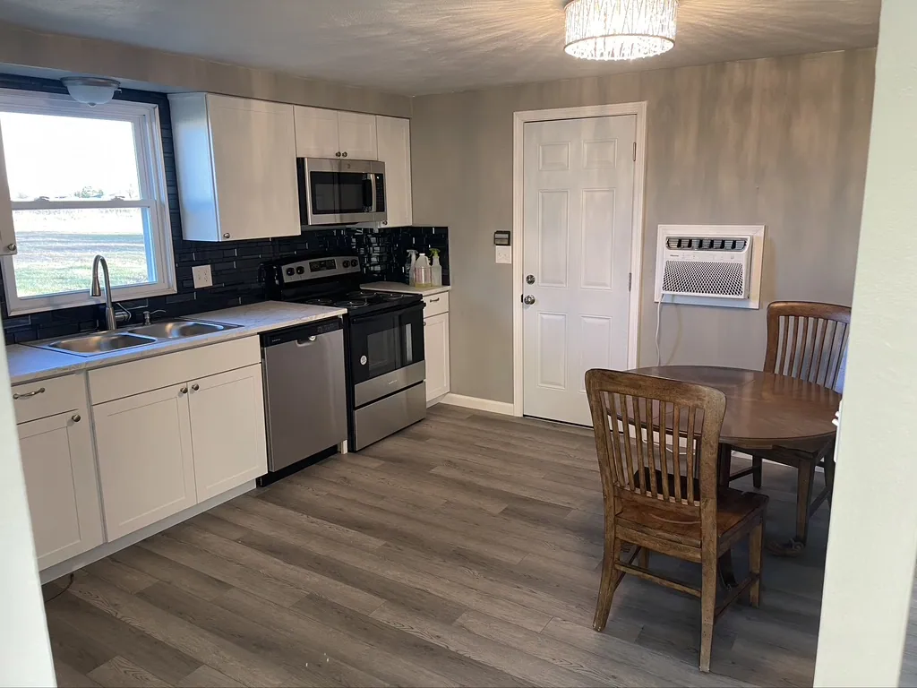 Finished country ranch kitchen
